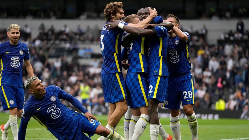 Chelsea's Antonio Rudiger, 2nd right, celebrates with teammates after scoring his side's third goal during the English Premier League soccer match between Tottenham Hotspur and Chelsea at the Tottenham Hotspur Stadium in London, England on September 19, 2021