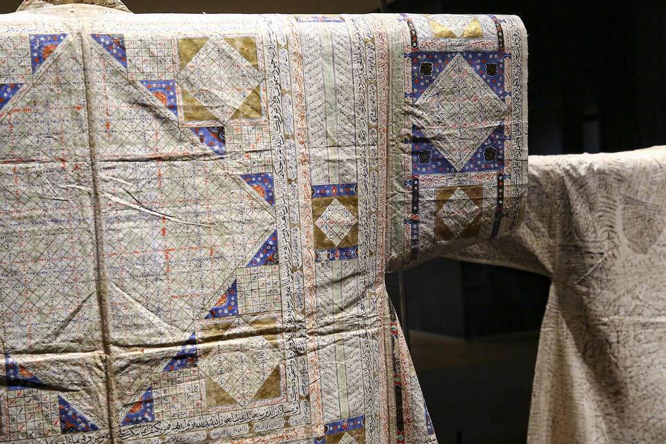 Nearly 800 pieces reflecting the development of Islamic art from the 7th to the 19th century are exhibited at the museum.
