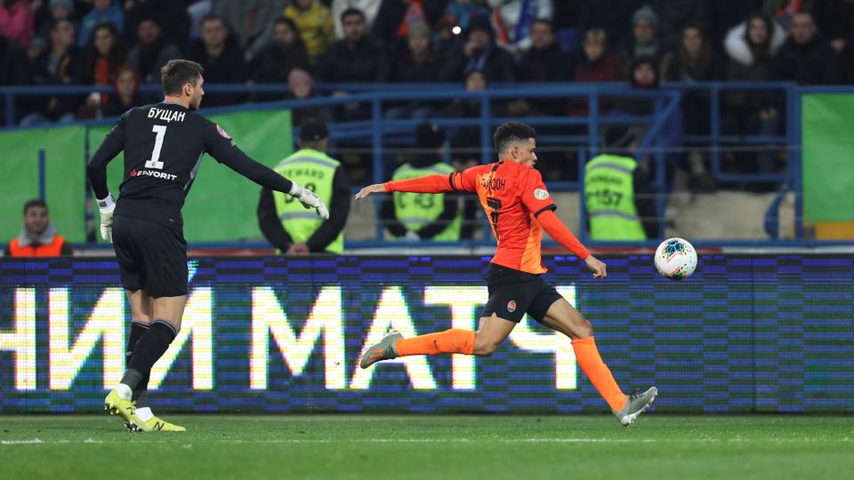Shakhtar Donetsk were top of the league table with 47 points from 18 games, two points ahead of Dynamo Kiyv.