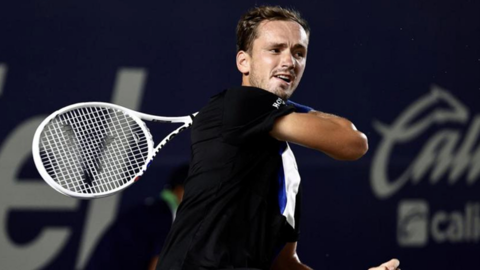 Medvedev is off to a winning start at the ATP Tour tournament in Mexico.