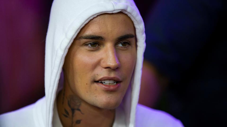 Justin Bieber thanked fans for support and prayers and closed the announcement writing, “I love you all passionately!”