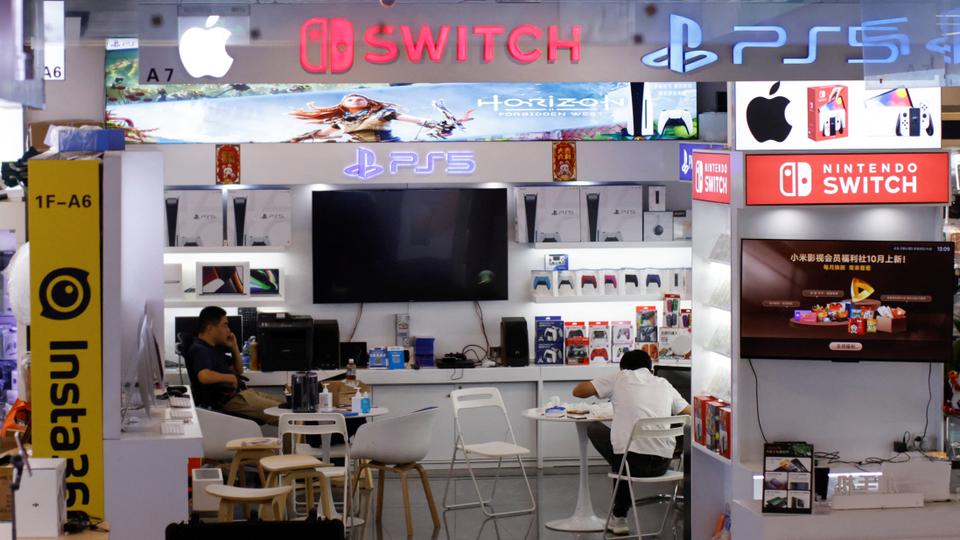 China's video game market shrank more than 19 percent year-on-year in November, according to a Wednesday report by Chinese gaming consultancy Gamma Data.