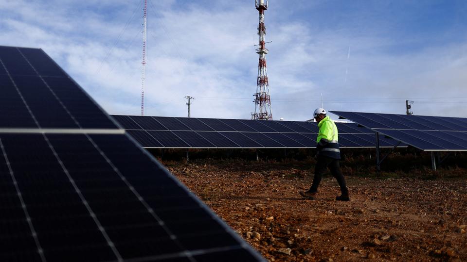 At present, Ethiopia has total installed power generating capacity of about 4,898 MW, with 91% of it coming from hydroelectric power, based on data from state-run Ethiopian Electric Power.