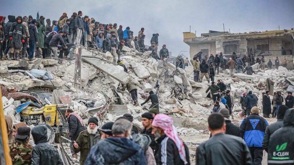 Strong tremors reportedly hit the Idlib, Aleppo, Hama, Latakia, Tartus and Raqqa regions of Syria, causing great devastation.