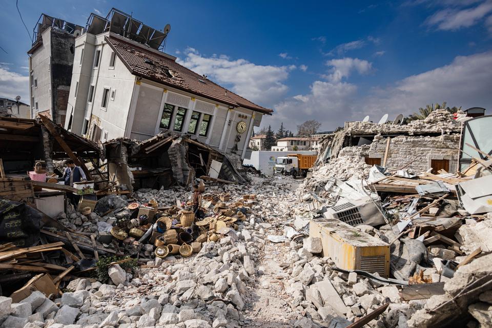 On the disaster's14th day, the death toll in Türkiye stands at 41,020 as of Sunday evening.