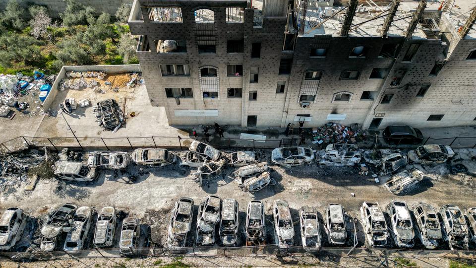 Some 400 illegal Israeli settlers attacked the Palestinian town of Huwara near Nablus in the occupied West Bank on Sunday.