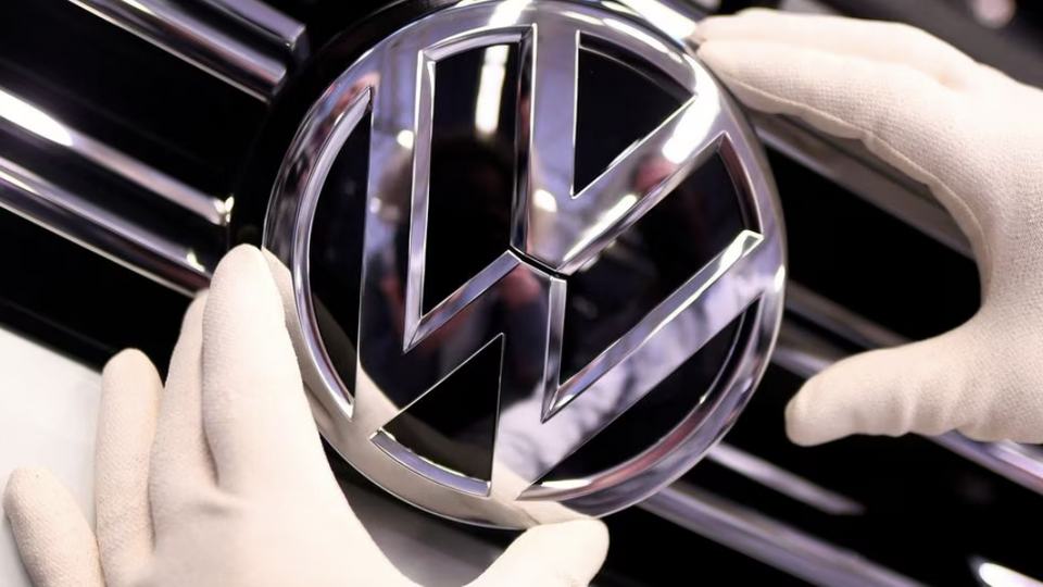 Volkswagen is attempting to sell its flagship Russian factory in Kaluga, south of Moscow.