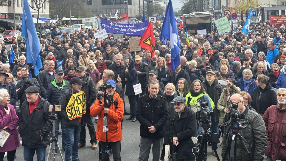 People take part in Easter March as they demand peace for Ukraine on the occasion of Easter in Berlin, Germany