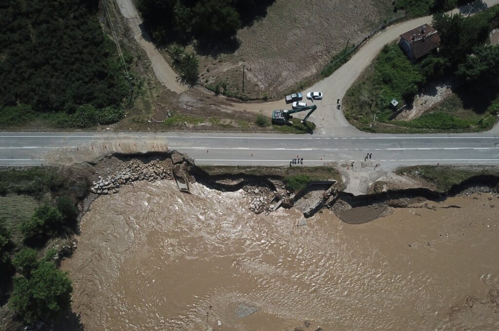 The maintenance and repair works of the highway affected by the recent floods and landslides continue in Düzce, Türkiye, July 11, 2023. (AA Photo)