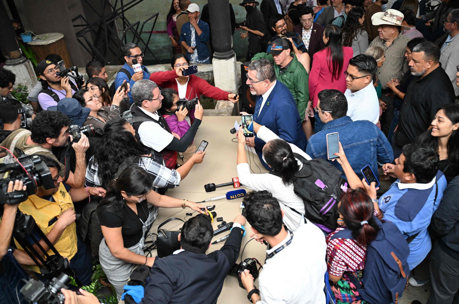 Guatemalan presidential candidate for the Movimiento Semilla party, Bernardo Arevalo (C), speaks during a press conference in Guatemala City, Guatemala, July 13, 2023. (AFP Photo)