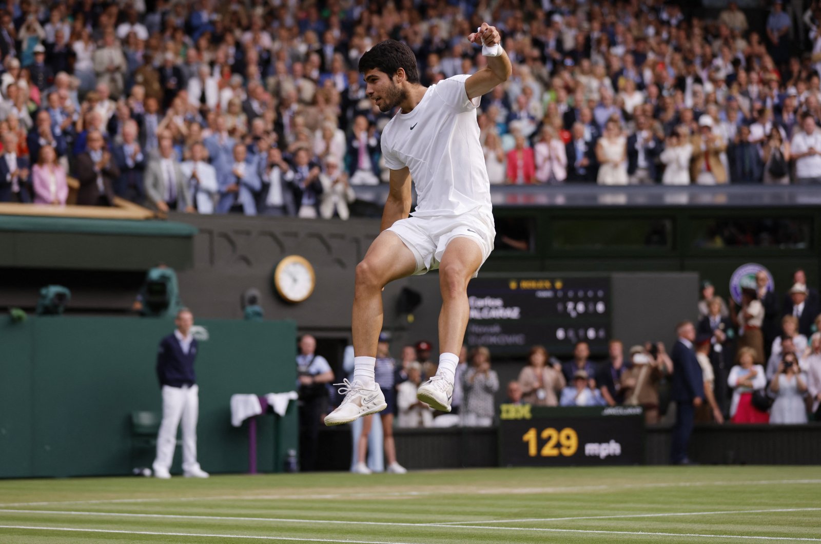 Spain's Carlos Alcaraz celebrates after winning his Wimbledon final match against Serbia's Novak Djokovic, London, U.K., July 16, 2023. (Reuters Photo)
