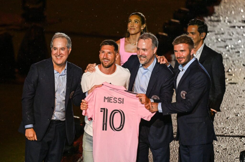 Argentine soccer star Lionel Messi (2nd L) is presented by (from R) owners of Inter Miami CF David Beckham, Jose R. Mas and Jorge Mas as the newest player for Major League Soccer's Inter Miami CF, at DRV PNK Stadium in Fort Lauderdale, Florida, U.S., July 16, 2023. (AFP Photo)