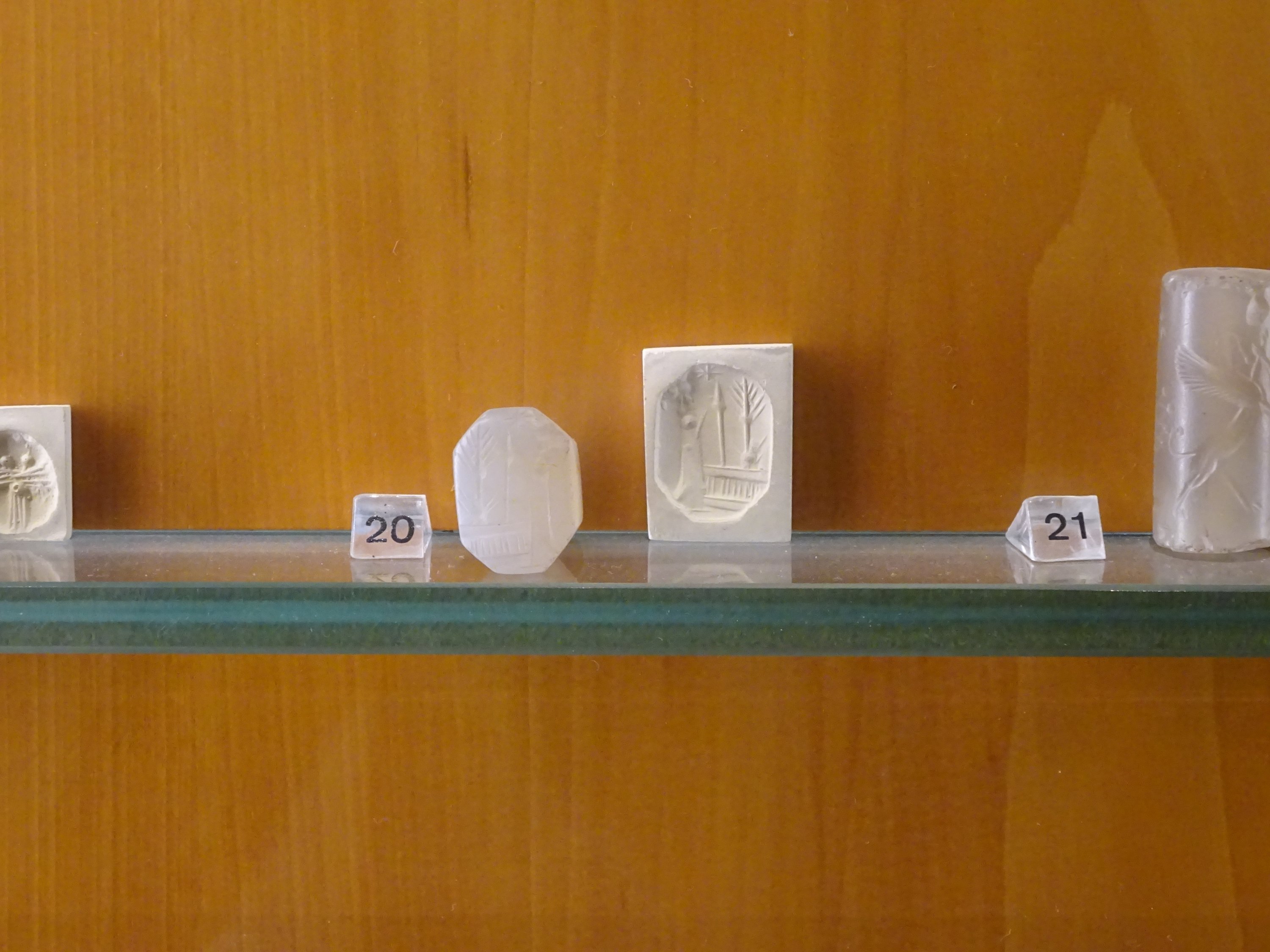 283055 “Seal: “Praying before an altar,” Neo-Babylonian Empire, 600-400 B.C., Milky chalcedony, the Fine Arts Museum in Lyon, France. (Photo by A. Peter Dore)