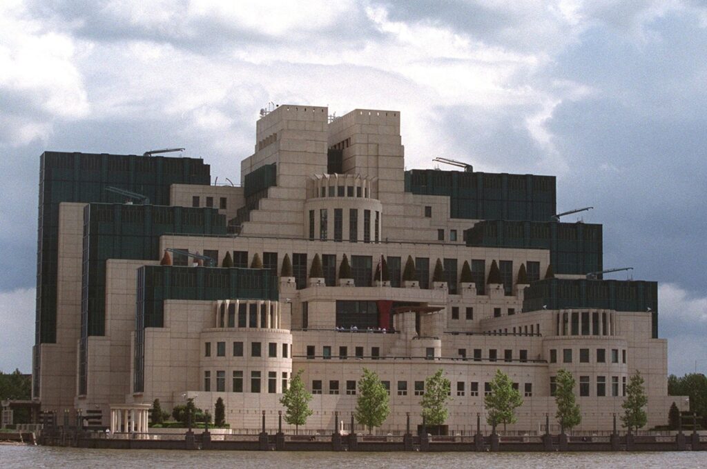 The headquarters of Britain's Secret Intelligence Service (MI6), London, U.K., May 14, 1999. (Reuters Photo)