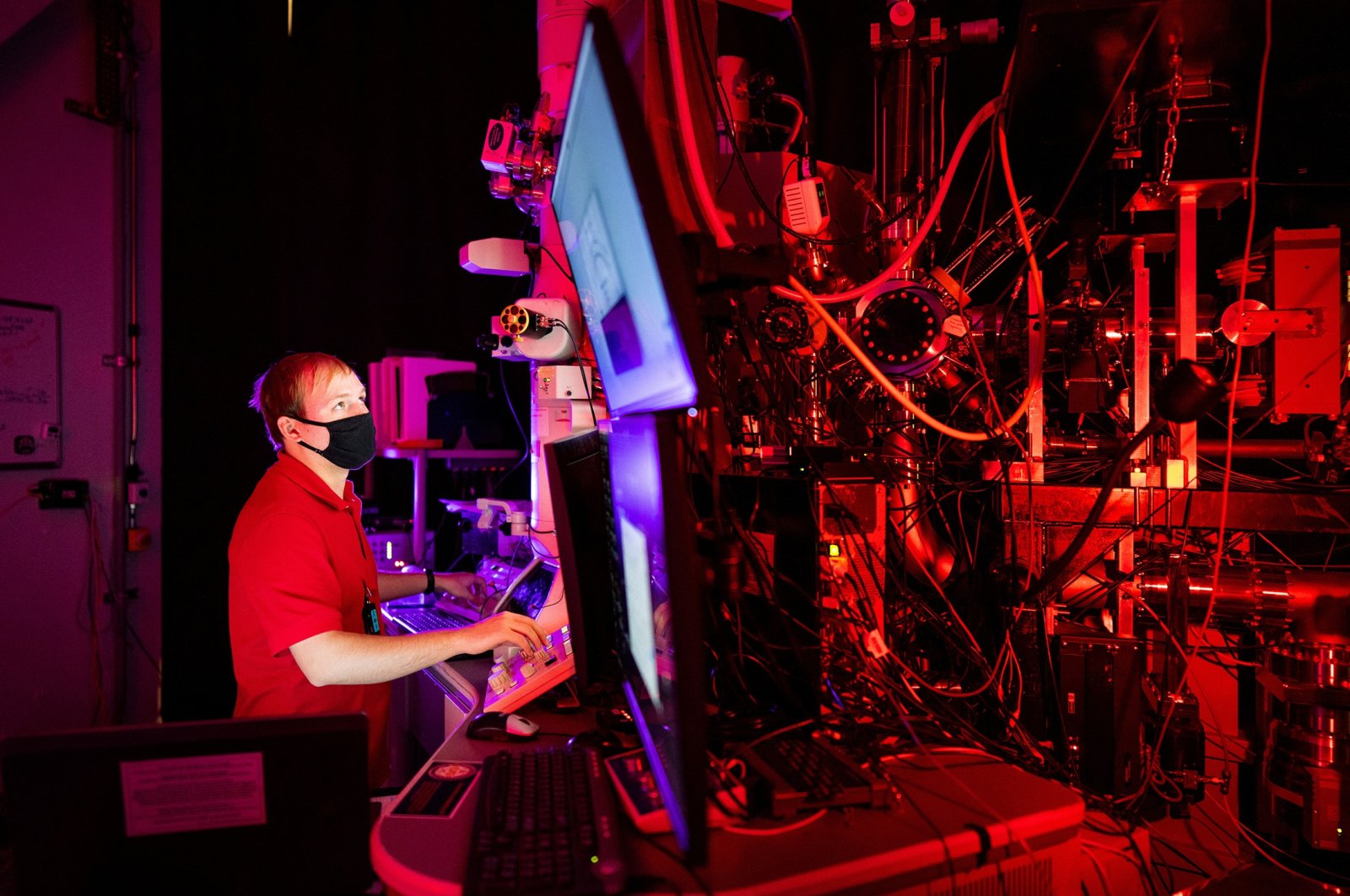 Researcher Ryan Schoell of Sandia National Laboratories uses a specialized transmission electron microscope technique to study fatigue cracks at the nanoscale, in New Mexico, U.S., Nov. 16, 2022. (Reuters Photo)