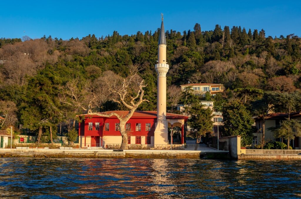 The restored version of Vaniköy Mosque, Istanbul, Türkiye. (Photo courtesy of Kalyon Foundation)
