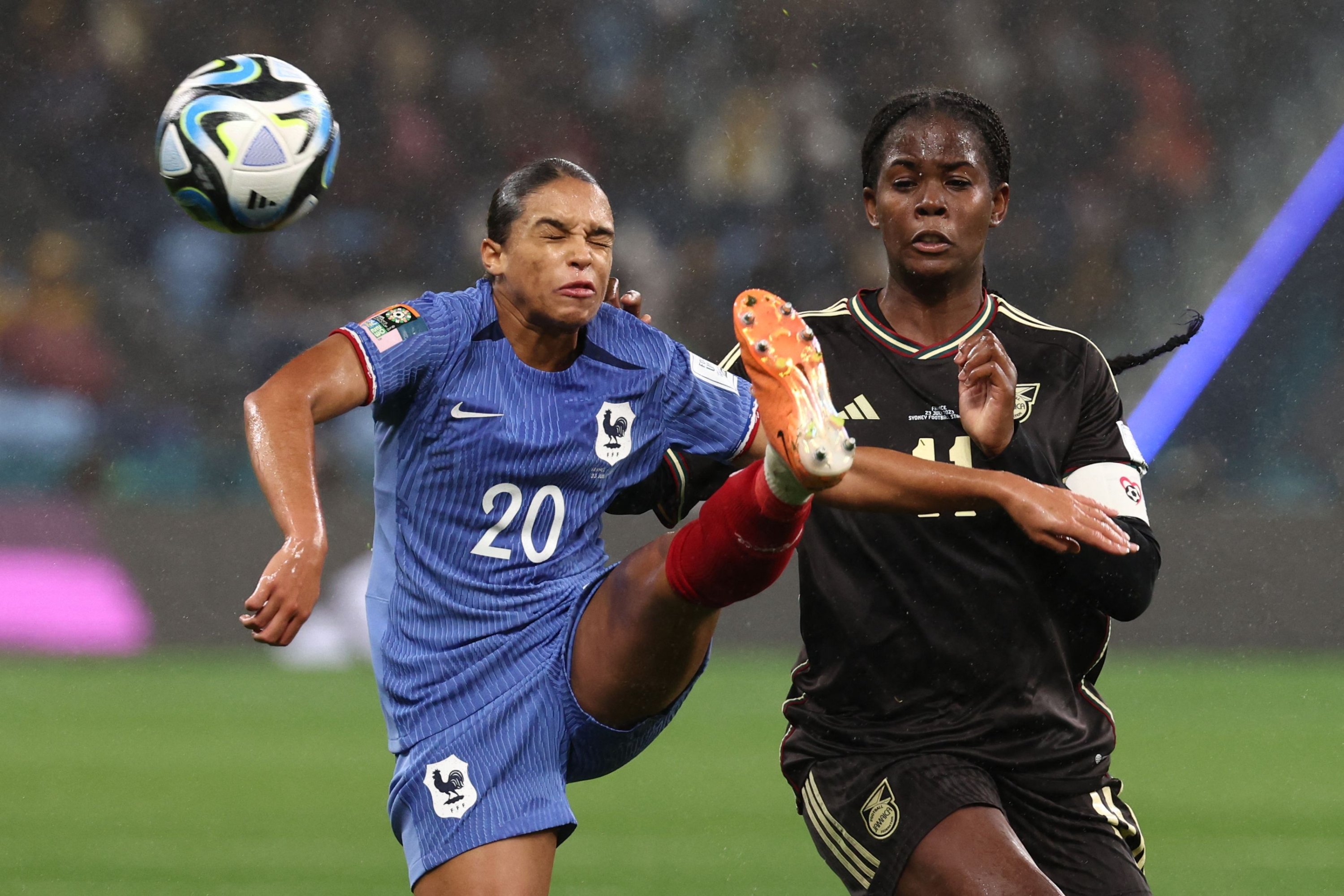 283900 Jamaica's forward Khadija Shaw (R) and France's defender Estelle Cascarino fight for the ball during the Australia and New Zealand 2023 Women's World Cup Group F football match between France and Jamaica at Sydney Football Stadium, Sydney, Australia, July 23, 2023. (AFP Photo)