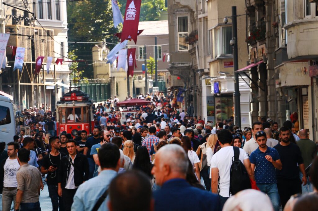 A dense crowd walks on Istiklal Street, Istanbul, Türkiye, Nov. 29, 2019. (Shutterstock Photo)