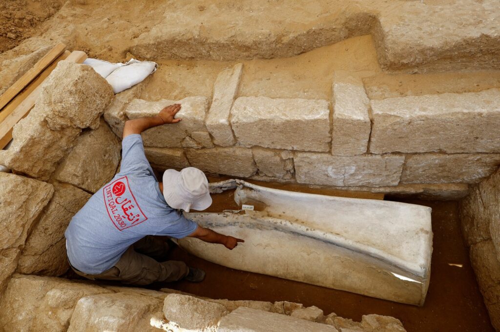 Fadel al-A'utul, an expert from the French School of Biblical and Archeological Research, works in a Roman-era cemetery in Gaza, Palestine, July 23, 2023. (Reuters Photo)