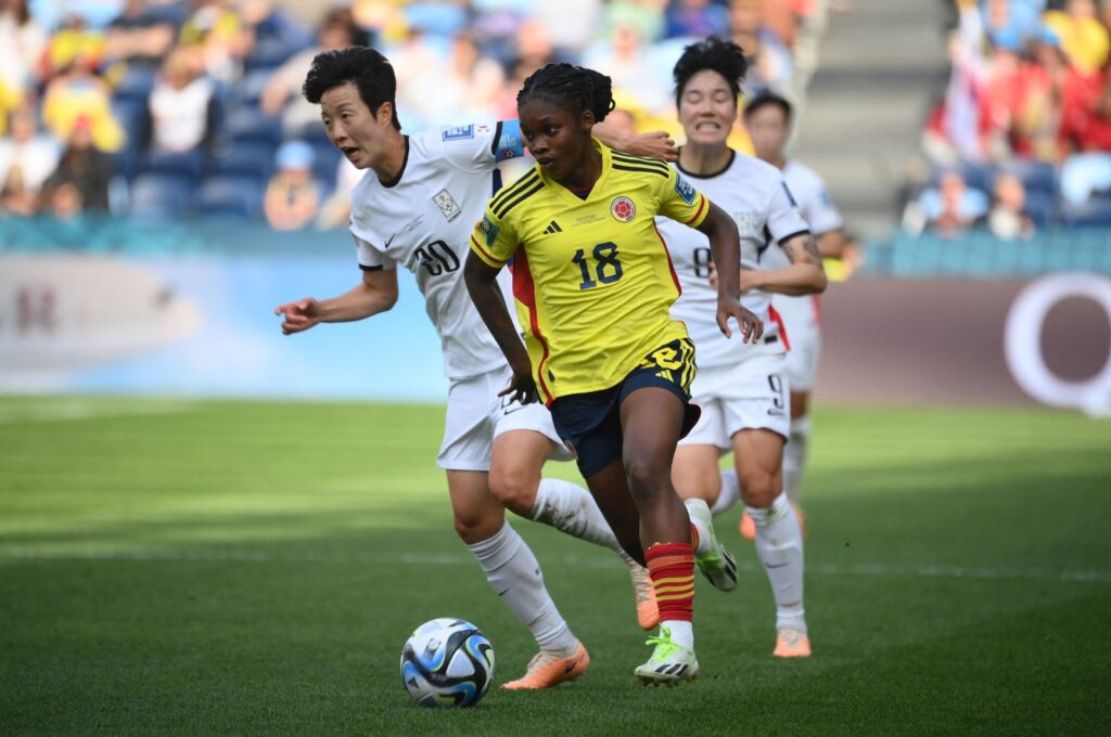 Colombia's forward Linda Caicedo (C) runs with the ball during the Australia and New Zealand 2023 Women's World Cup Group H football match against South Korea at Sydney Football Stadium, Sydney, Australia, July 25, 2023. (AFP Photo)