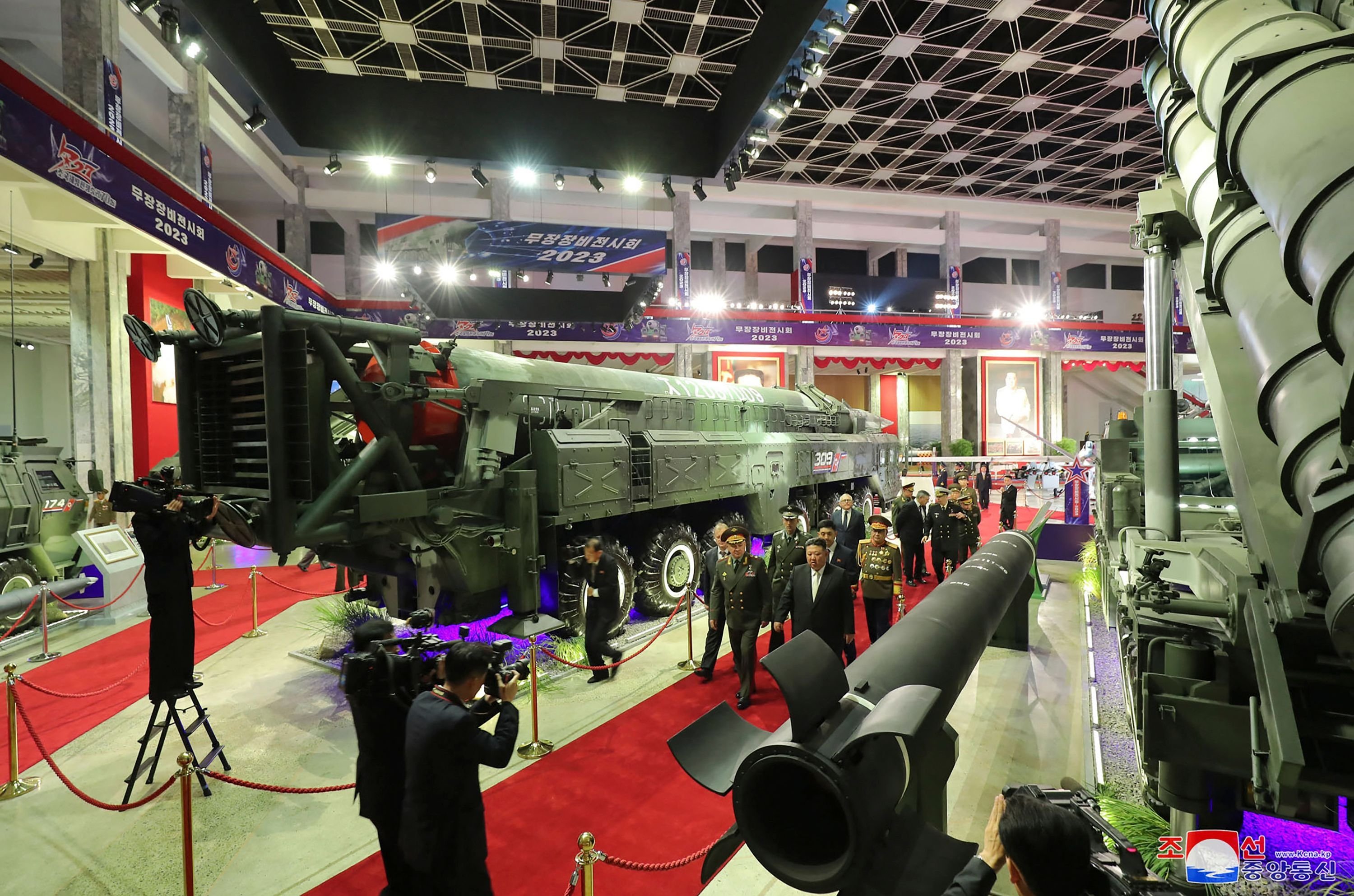 284740 North Korean leader Kim Jong Un (C) visits the weaponry exhibition house with Russia's Defense Minister Sergei Shoigu and members of the military delegation in Pyongyang, North Korea, in this image released by North Korea's KCNA, July 27, 2023. (AFP Photo)