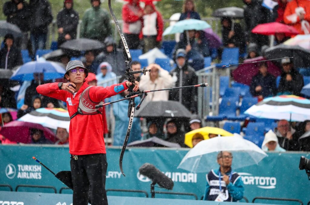 Turkish archer Mete Gazoz shoots an arrow during the World Archery Championships finals against Canada's Eric Peters, Berlin, Germany, Aug. 6, 2023. (AA Photo)