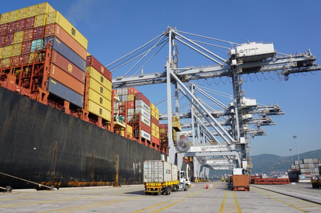 A ship and containers are seen at a port in Kocaeli, northwestern Türkiye, July 22, 2023. (IHA Photo)