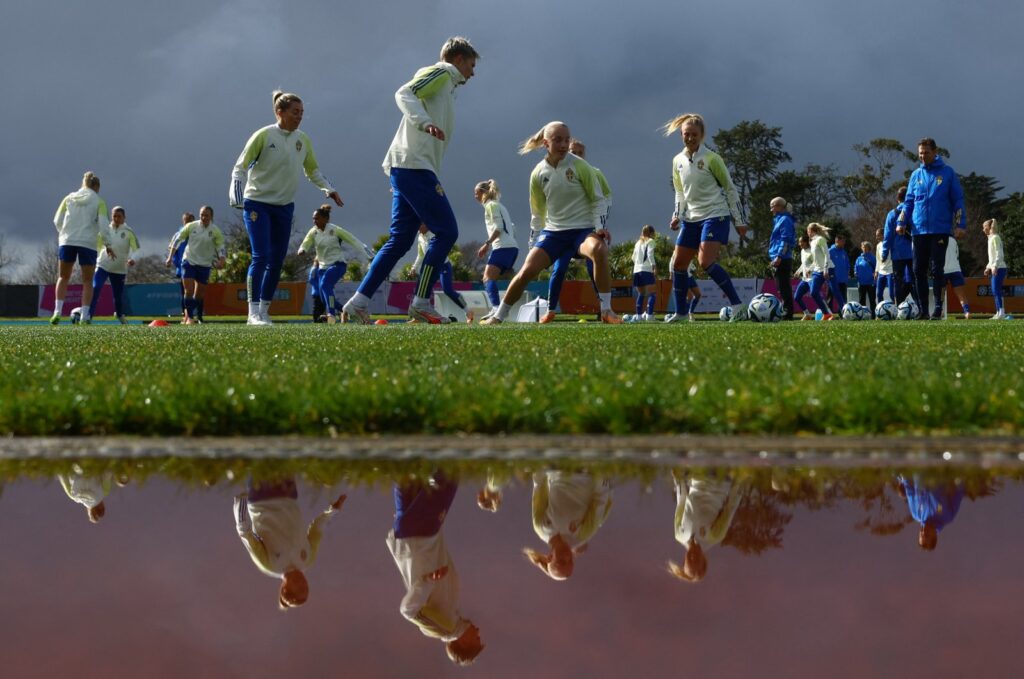 Sweden players train ahead of their Women's World Cup quarterfinals against Japan, Auckland, New Zealand, Aug. 10, 2023.