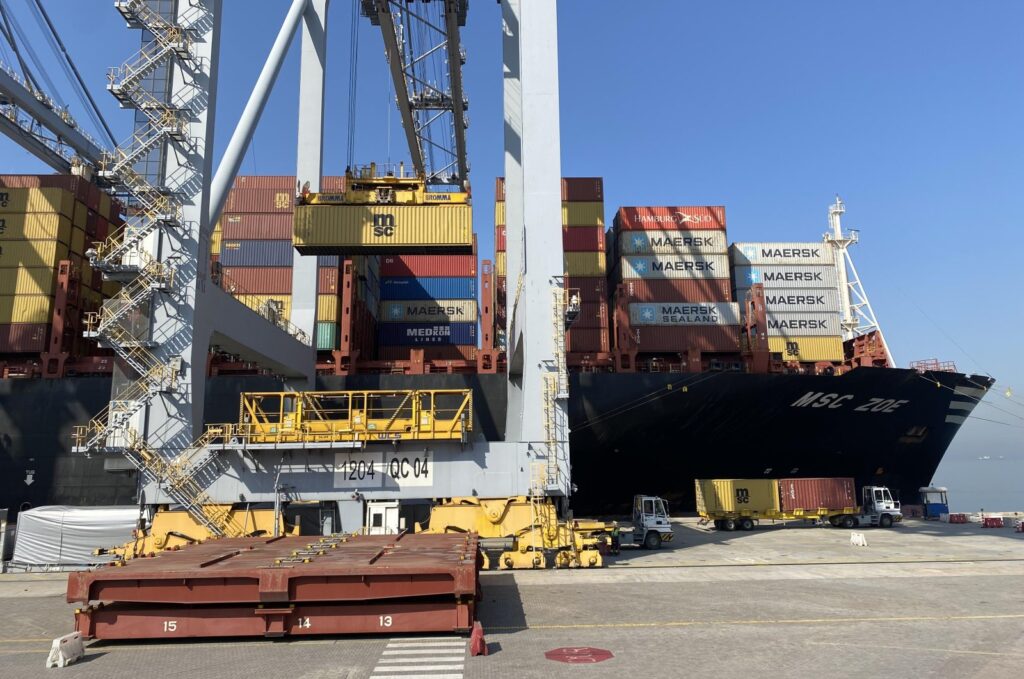 A ship and containers are seen at a port in Kocaeli, northwestern Türkiye, July 22, 2023. (DHA Photo)