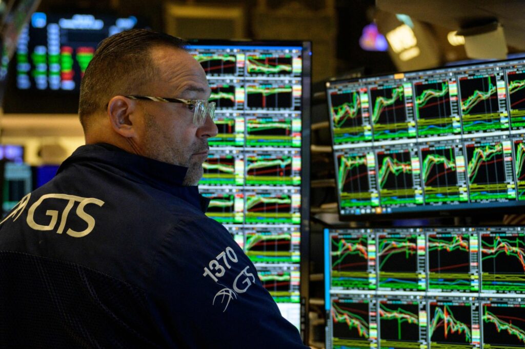 Traders work the floor of the New York Stock Exchange in New York City, U.S., July 25, 2023. (AFP Photo)