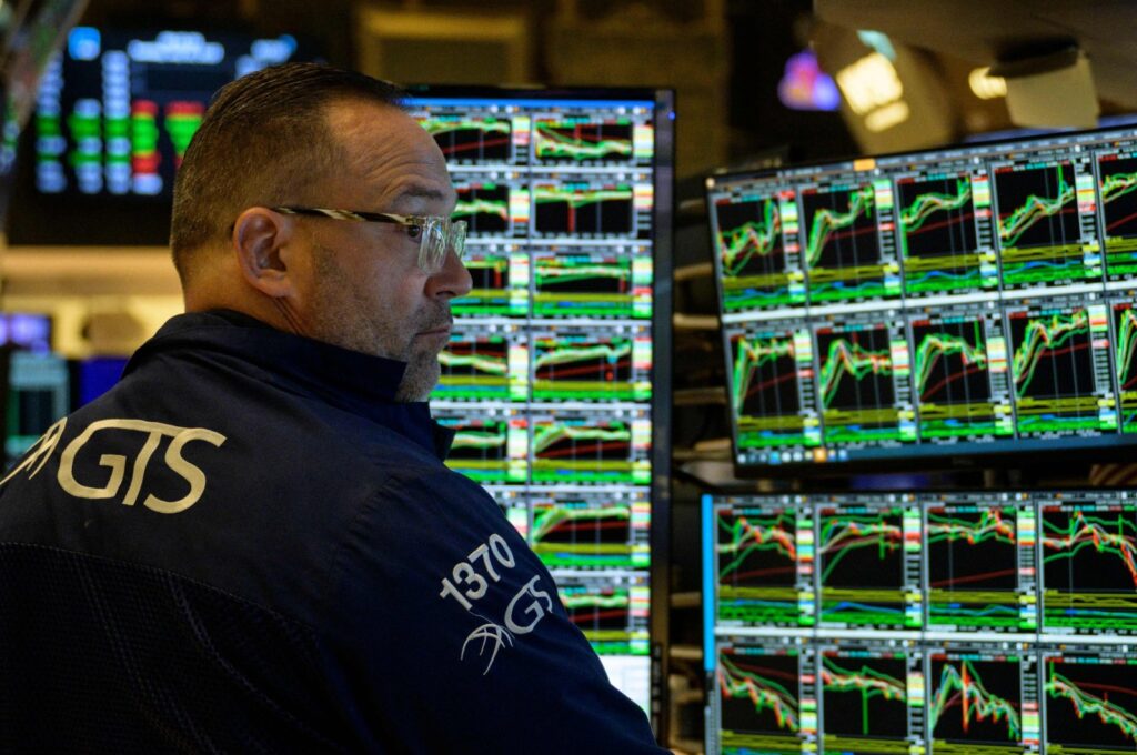 Traders work the floor of the New York Stock Exchange in New York City, U.S., July 25, 2023. (AFP Photo)