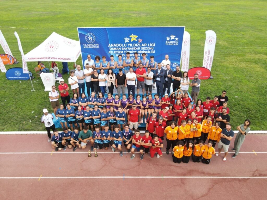 Award-winning young athletes pose for a photo after the Anatolian Youths League (ANALİG), Gaziantep, Türkiye, Aug. 13, 2023. (DHA Photo)