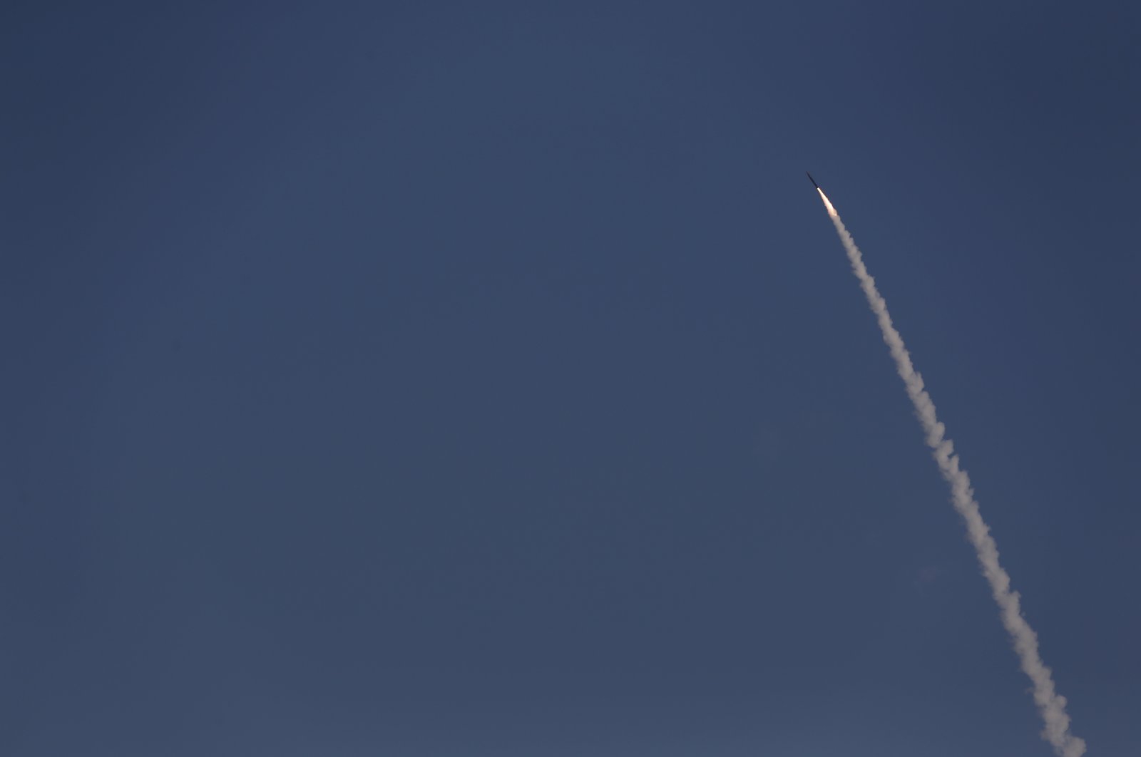 An "Arrow 3" ballistic missile interceptor during its test launch near Ashdod, Israel, Dec. 10, 2015. (Reuters Photo)