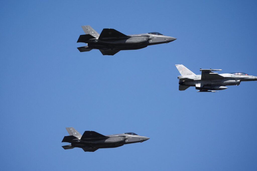 U.S Air Force F-35 jets and Polish Air Force F-16 jet participate in the military parade on Armed Forces Day to commemorate Poland's victory over the Soviet Union's Red Army in 1920, in Warsaw, Poland, Aug. 15, 2023. (Reuters Photo)