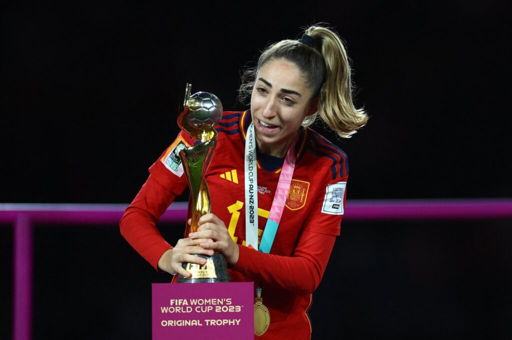 Spain's Olga Carmona celebrates with the trophy after winning the Women's World Cup Australia final against England, Stadium Australia, Sydney, Australia, Aug. 20, 2023. (Reuters Photo)