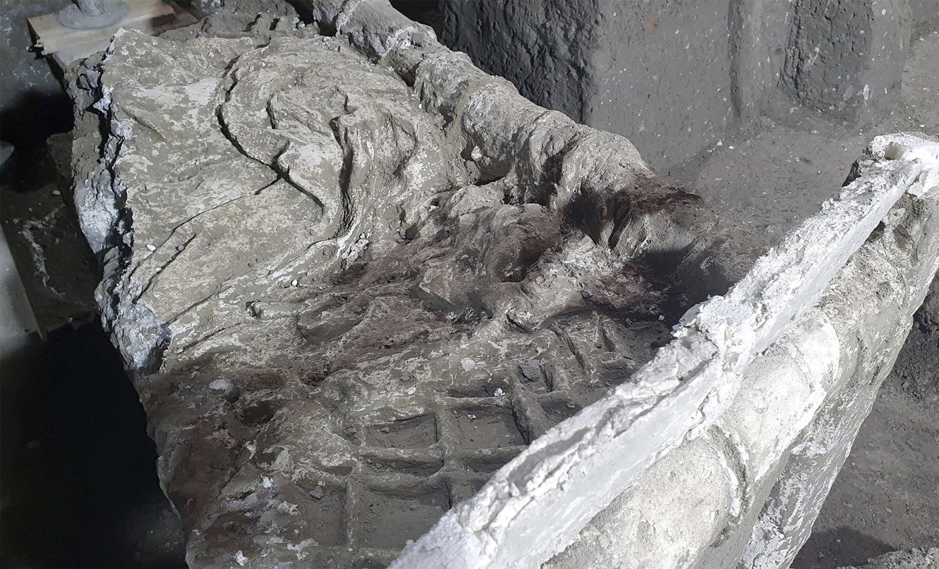 288311 A handout photo made available by the Italian Culture Ministry shows a cot with a poor mattress in a room assigned to the slaves found in Civita Giuliana, a suburb of the ancient city of Pompeii, Italy, Aug. 20, 2023. (EPA Photo)