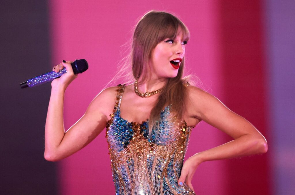 U.S. singer-songwriter Taylor Swift performs during her Eras Tour at Sofi stadium in Inglewood, California, U.S., Aug. 7, 2023. (AFP Photo)