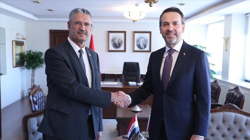 Minister of Energy and Natural Resources Alparslan Bayraktar (R) shakes hands with Iraqi Deputy Prime Minister for Energy Affairs and Oil Minister Hayan Abdel-Ghani, in Ankara, Türkiye, Aug. 22, 2023. (AA Photo)