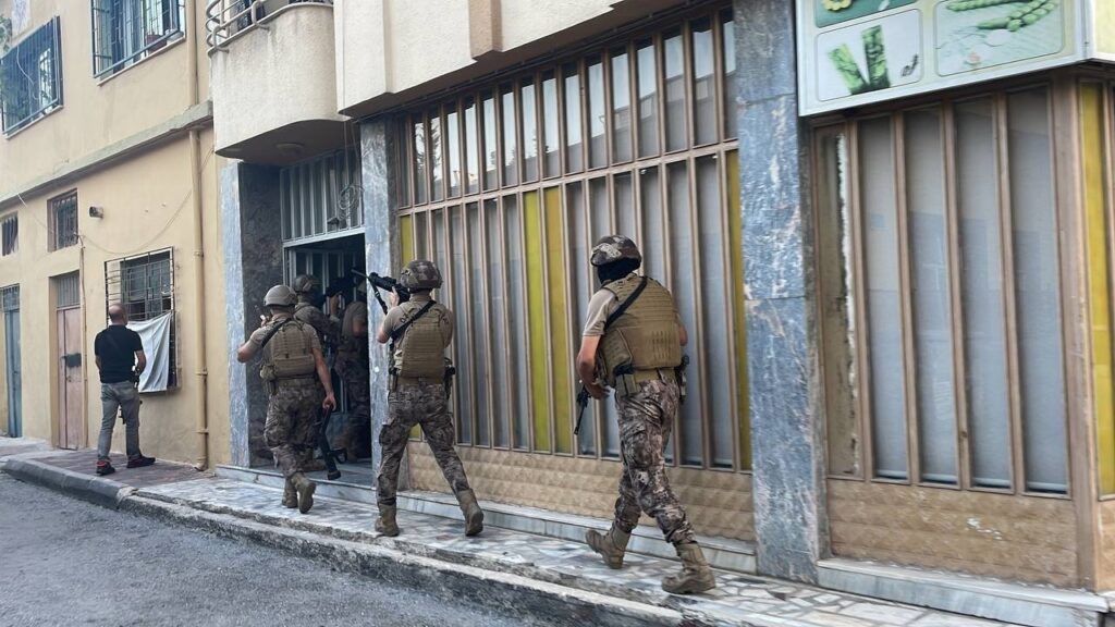 Turkish security forces raid an undisclosed address during an operation targeting Daesh terrorists in southern Mersin province, Türkiye, July 14, 2023. (AA Photo)