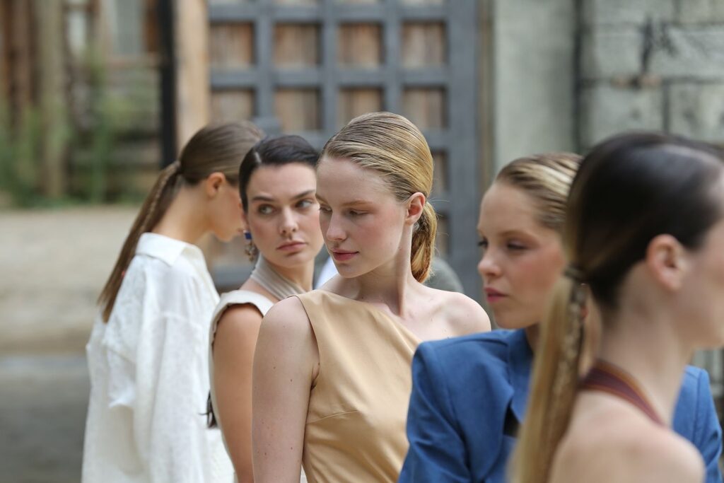 Models don original pieces during a fashion show of Tuğba Atasoy. (Photo courtesy of Tuğba Atasoy)