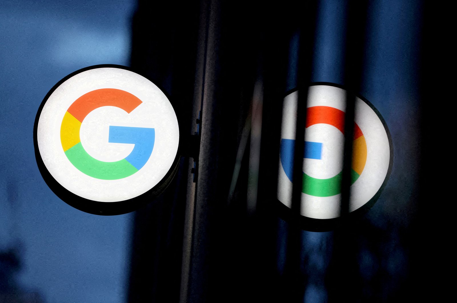 The logo of Google LLC is seen at the Google Store Chelsea in Manhattan, New York City, U.S., Nov. 17, 2021. (Reuters Photo)