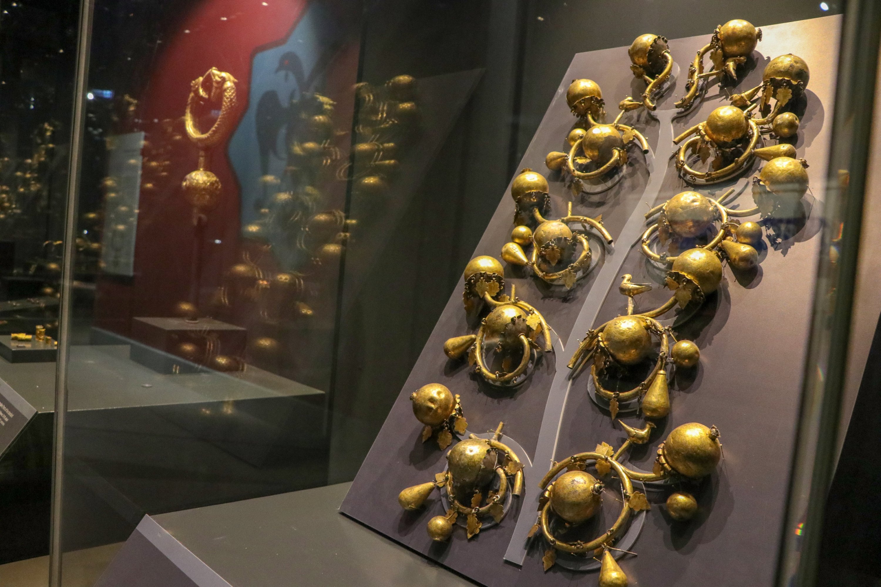 288890 A pole with a golden-gilded ball on top and a silk cloth beneath, adorned with horsehair tassels hanging down, symbolizing sovereignty, glory and fame in the Erzurum Museum, Erzurum, eastern Türkiye, May 19, 2023. (AA Photo)