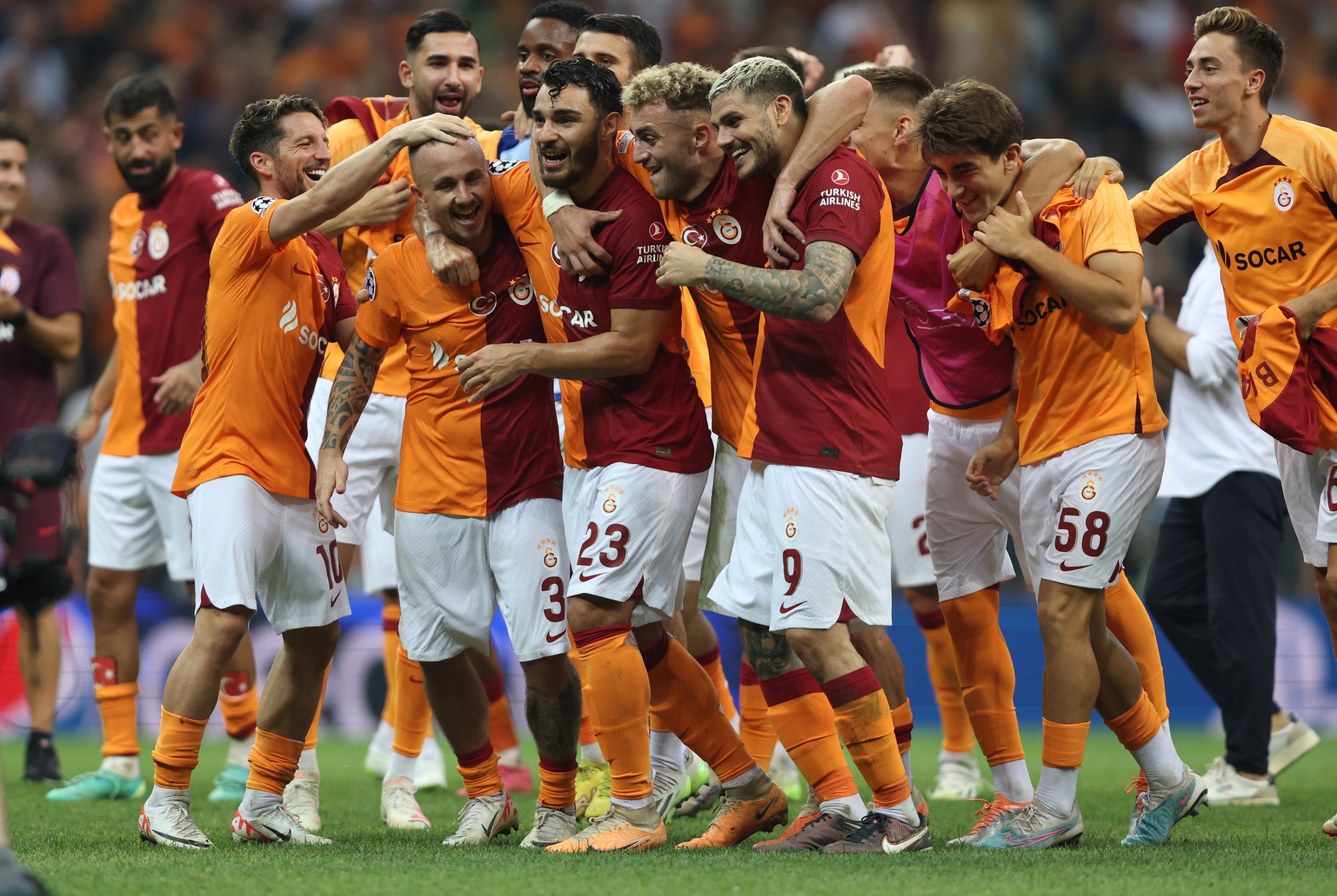 289792 Galatasaray's players celebrate after winning the UEFA Champions League playoffs second-leg match between Galatasaray and Molde, Istanbul, Türkiye, Aug. 29, 2023. (EPA Photo)