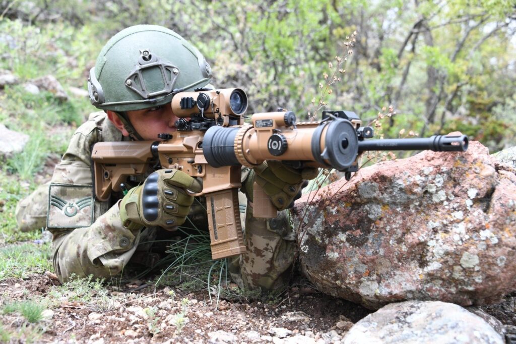 This file photo released by the National Defense Ministry shows a Turkish soldier participating in a counterterrorism operation in northern Iraq on an unknown date. (DHA Photo)