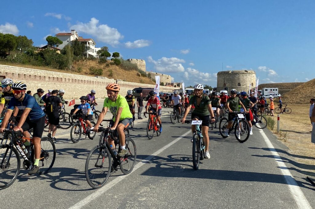 Cyclists start the race from Eceabat's Kilitbahir Castle during the 12th Annual Memorial Bike Tour, Çanakkale, Türkiye, Sept. 3, 2023. (IHA Photo)