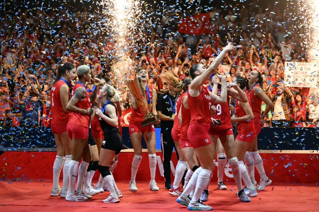 Turkish players celebrate scoring a point against Serbia in the Women's Eurovolley final, Brussels, Belgium, Sept. 3, 2023. (AA Photo)