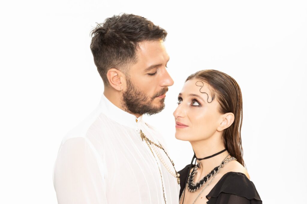 Uraz Kaygılaroğlu takes on the role of William Shakespeare, while Nezaket Erden will enchant viewers with her portrayal of Viola. (Photo courtesy of Zorlu PSM)