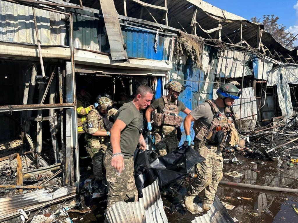 Rescuers carry the body of a person killed by a Russian military strike, in Kostiantynivka, Donetsk region, Ukraine, Sept. 6, 2023. (Reuters Photo)