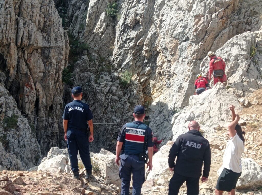 Rescue teams at the entrance of Morca Cave at an altitude of 2,100 meters in the Anamur district of Mersin, Türkiye, Sept. 06, 2023. (IHA Photo)