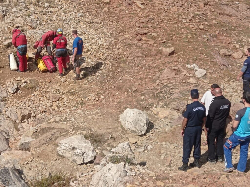 Rescue squads are seen near Morca Cave in the Anamur district of Mersin, Türkiye, Sept. 6, 2023. (IHA Photo)